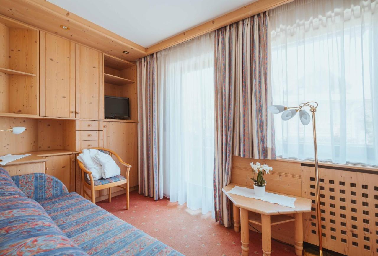 Wanderhotel Teiserhof Фунес Екстер'єр фото